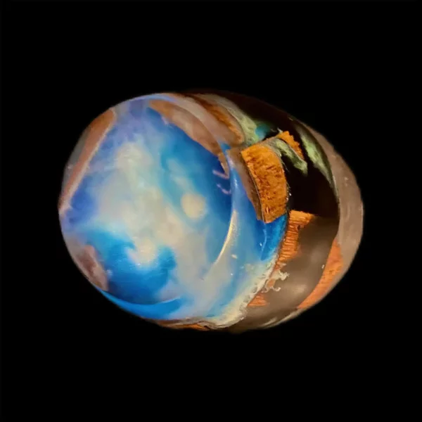Vue de coté du coquetier à oeuf Dali