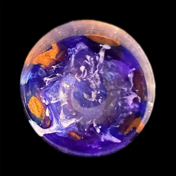 Coquetier à oeuf violet vu du dessus