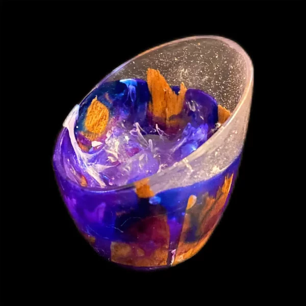 Coquetier à oeuf violet de profil