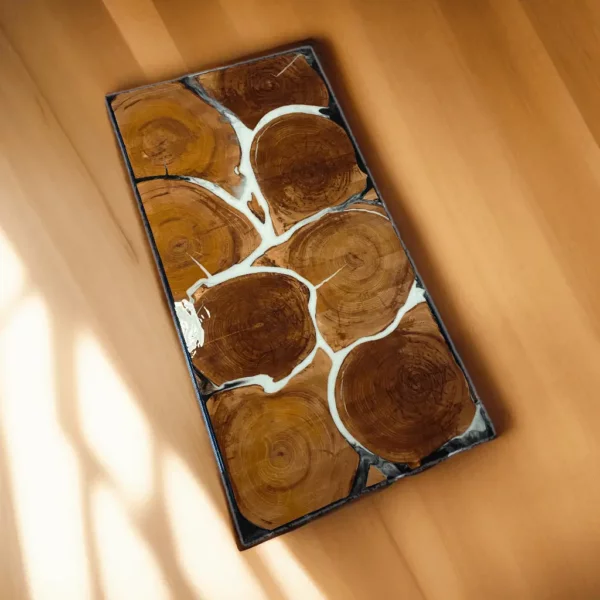 table basse en ormes et résine décor